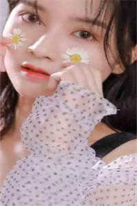 嫂子拿经血当美颜精华敷脸后全文